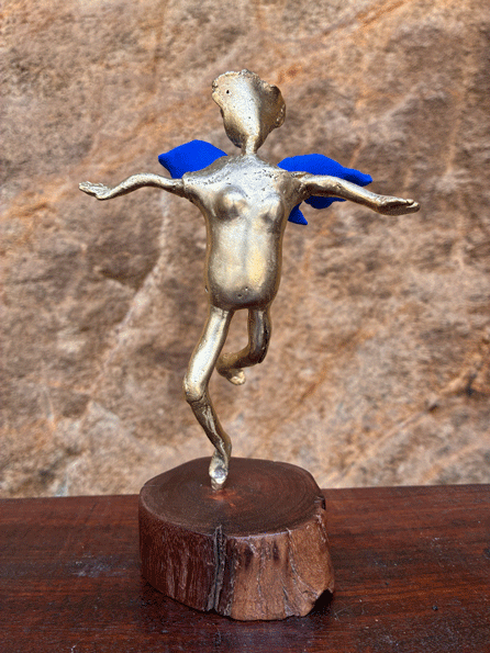 ange en bronze sculpture